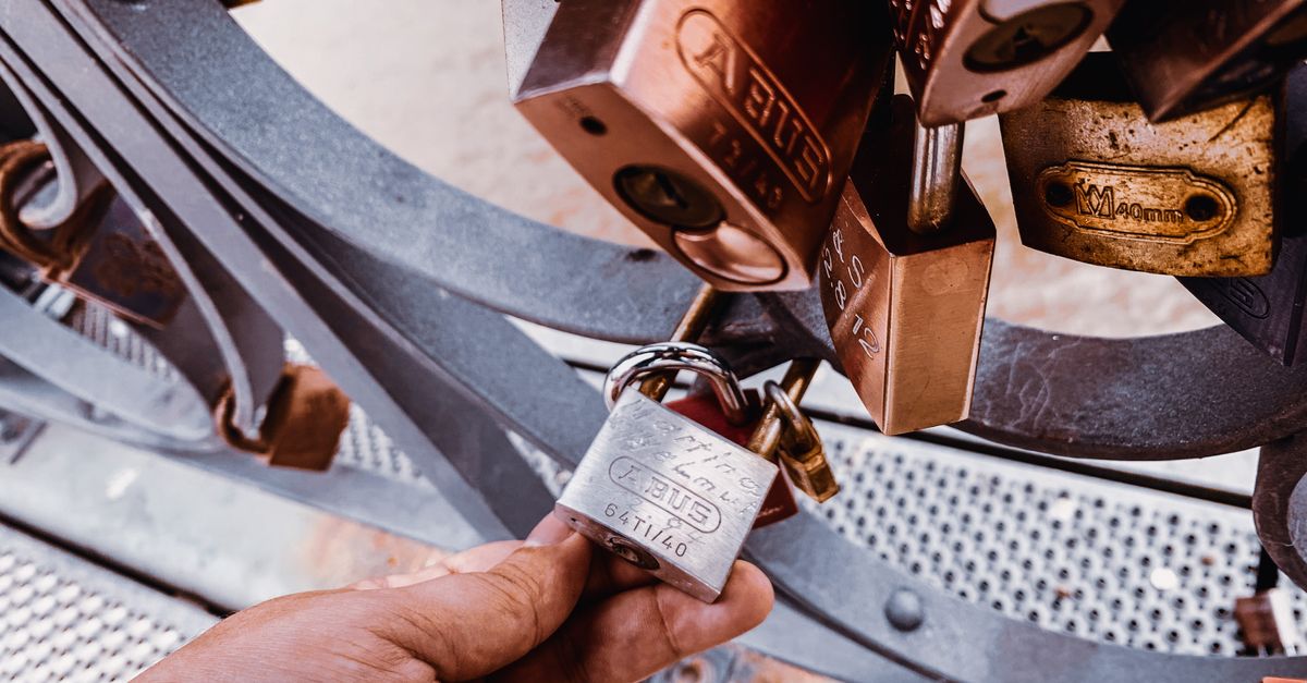 How Much Should an Emergency Locksmith Cost After Hours? — Roslyn Locksmiths