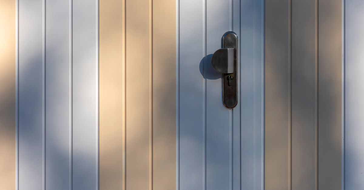 Mortise Lock vs. Cylinder Lock: What Roslyn's Older Homes Actually Have — Roslyn Locksmiths