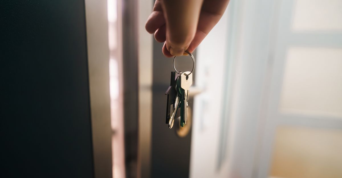 locksmith service technician — Roslyn Locksmiths