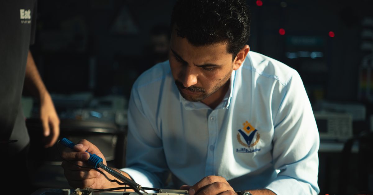 locksmith service technician — Roslyn Locksmiths
