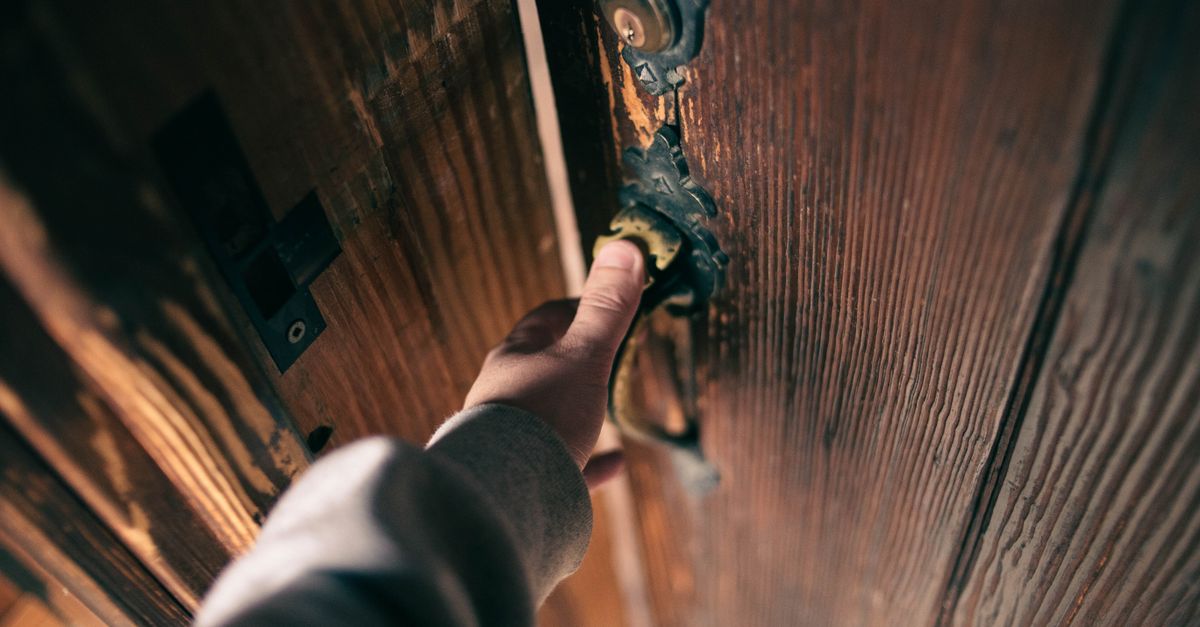 front door lock key — Roslyn Locksmiths